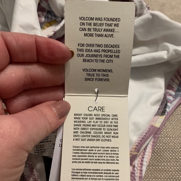 Volcom Don’t Leaf One Piece Swimsuit - Picture 11 of 11